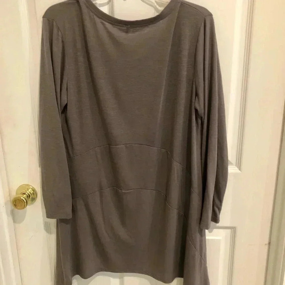 Nine 1 eight women’s top - Picture 3 of 3